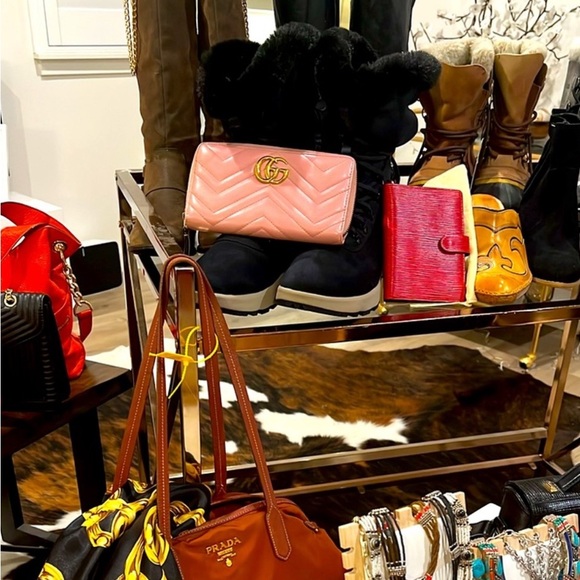 Colorful Statement Rings in Bold Designs - Picture 8 of 10